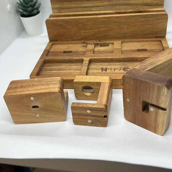 Wutcrft Wood Charging Station for Multiple Devices like Phone Watch Tablet etc - Picture 6 of 13